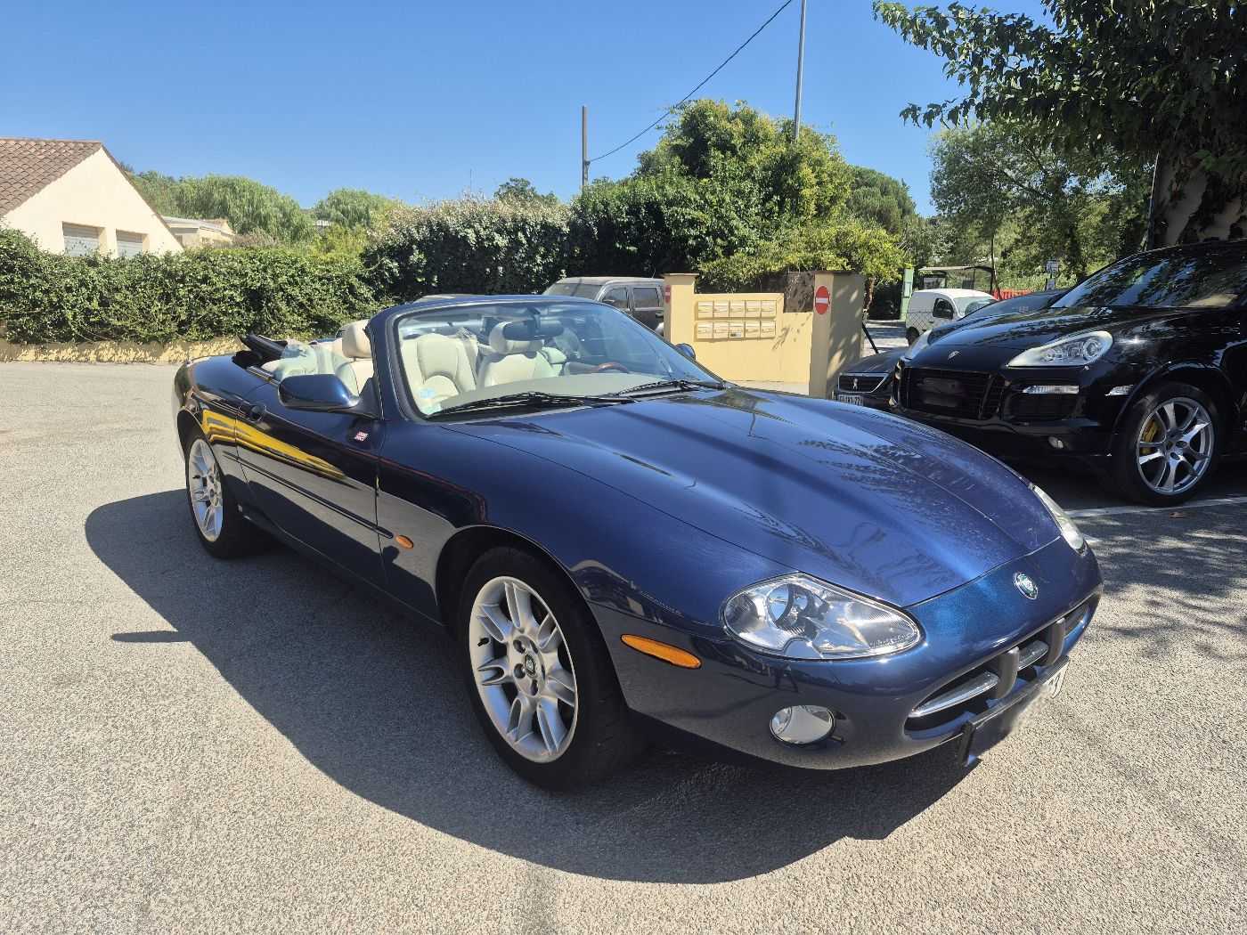 Jaguar XK8