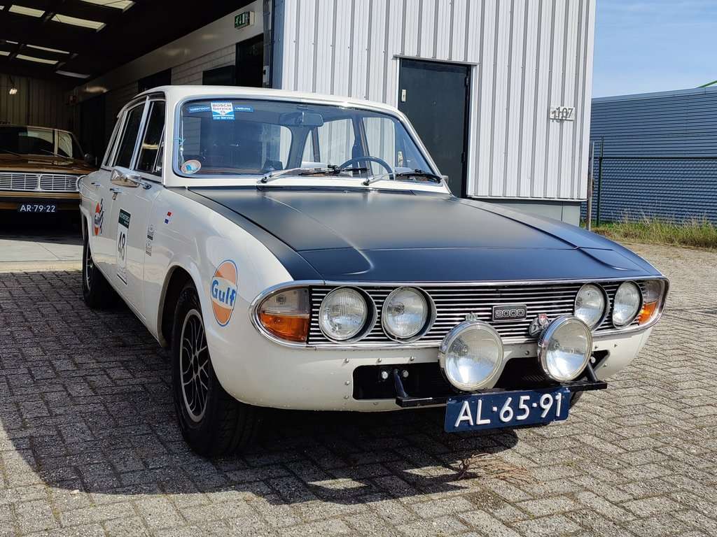 Triumph 2000