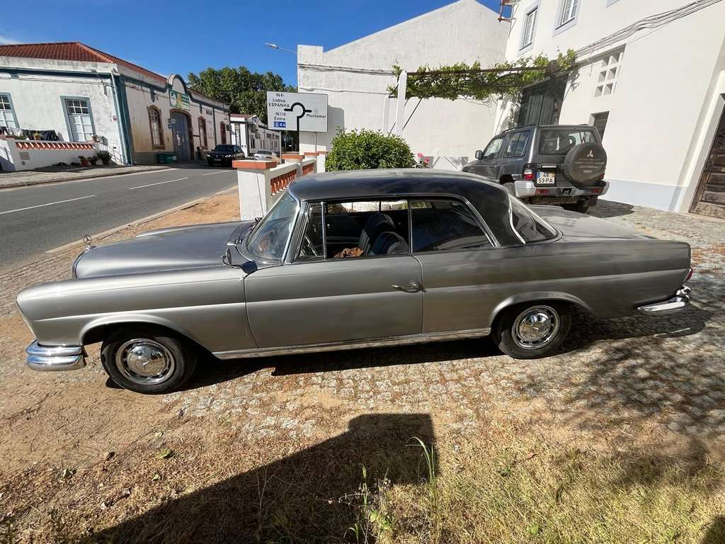 Mercedes-Benz SE
