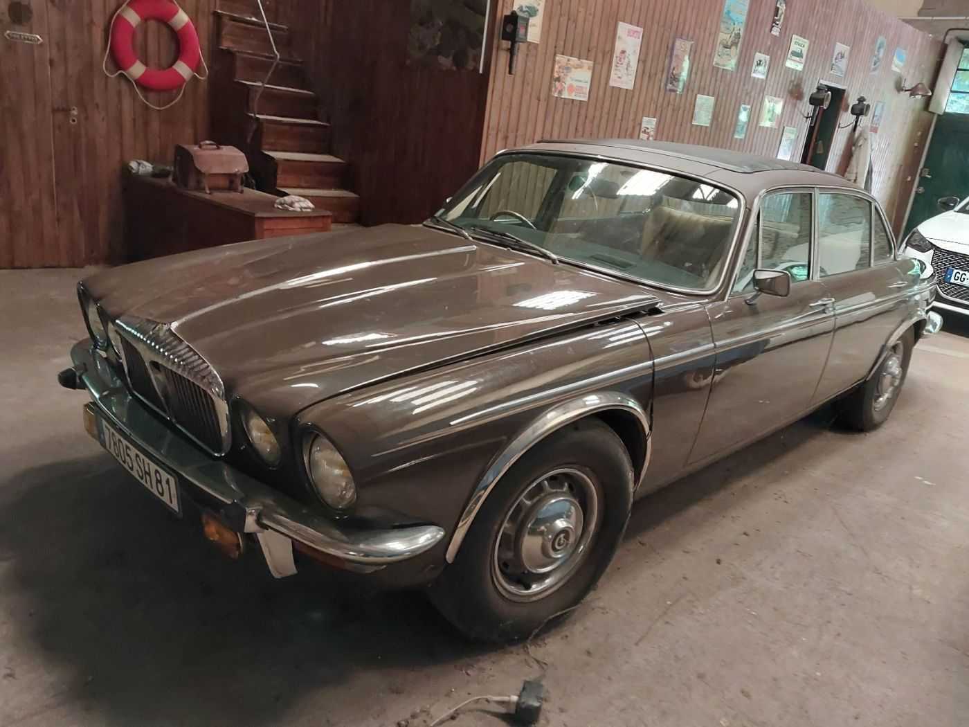 Daimler Double Six