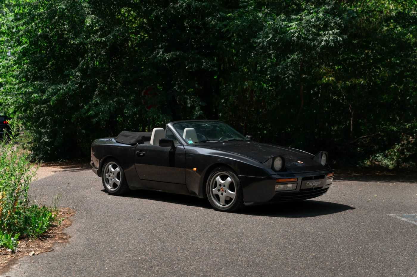 Porsche 944