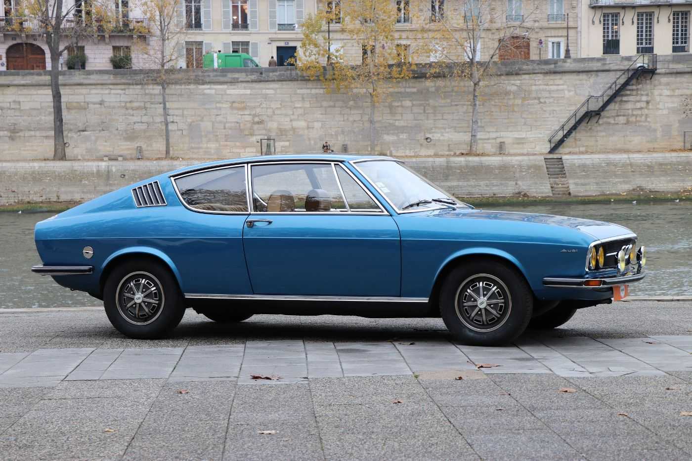 Audi 100