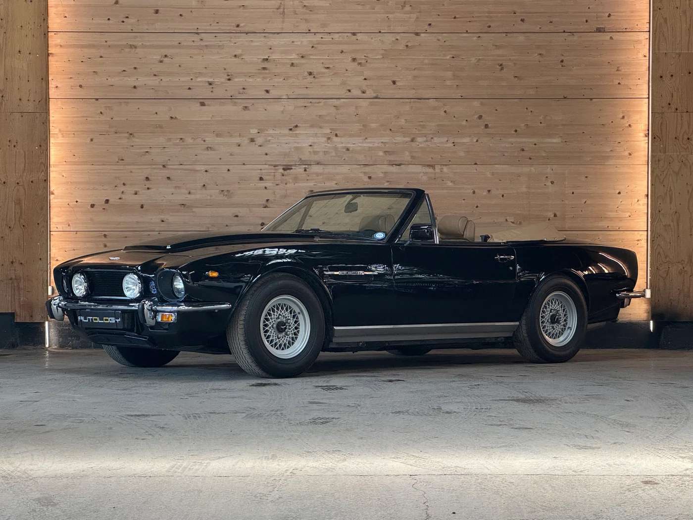 Aston Martin V8
