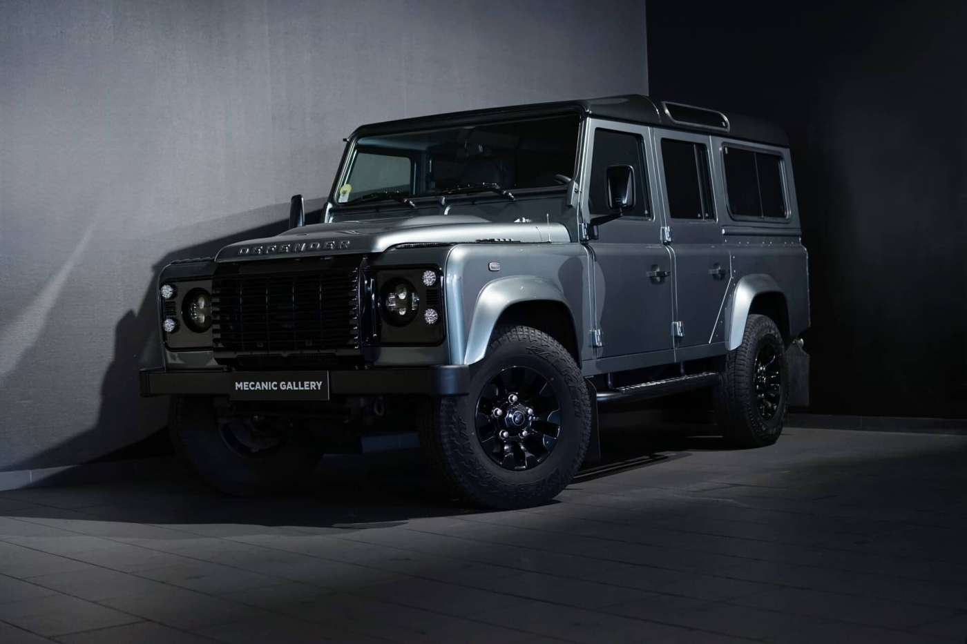 LandRover Defender
