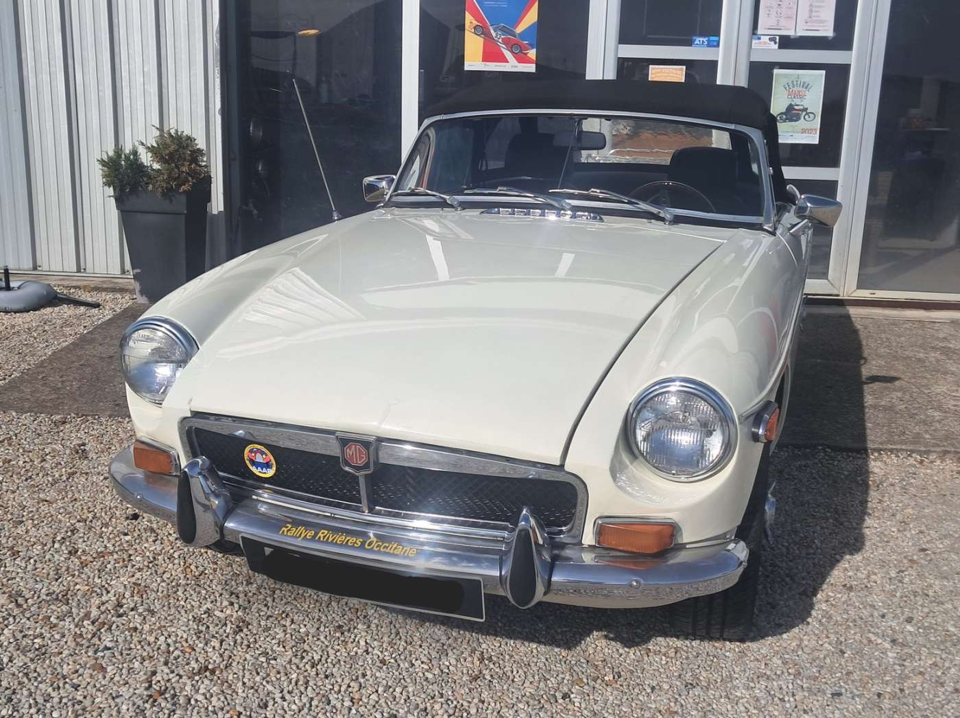 MG B
