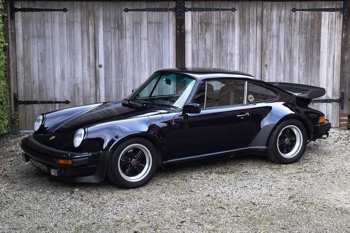 Porsche 930