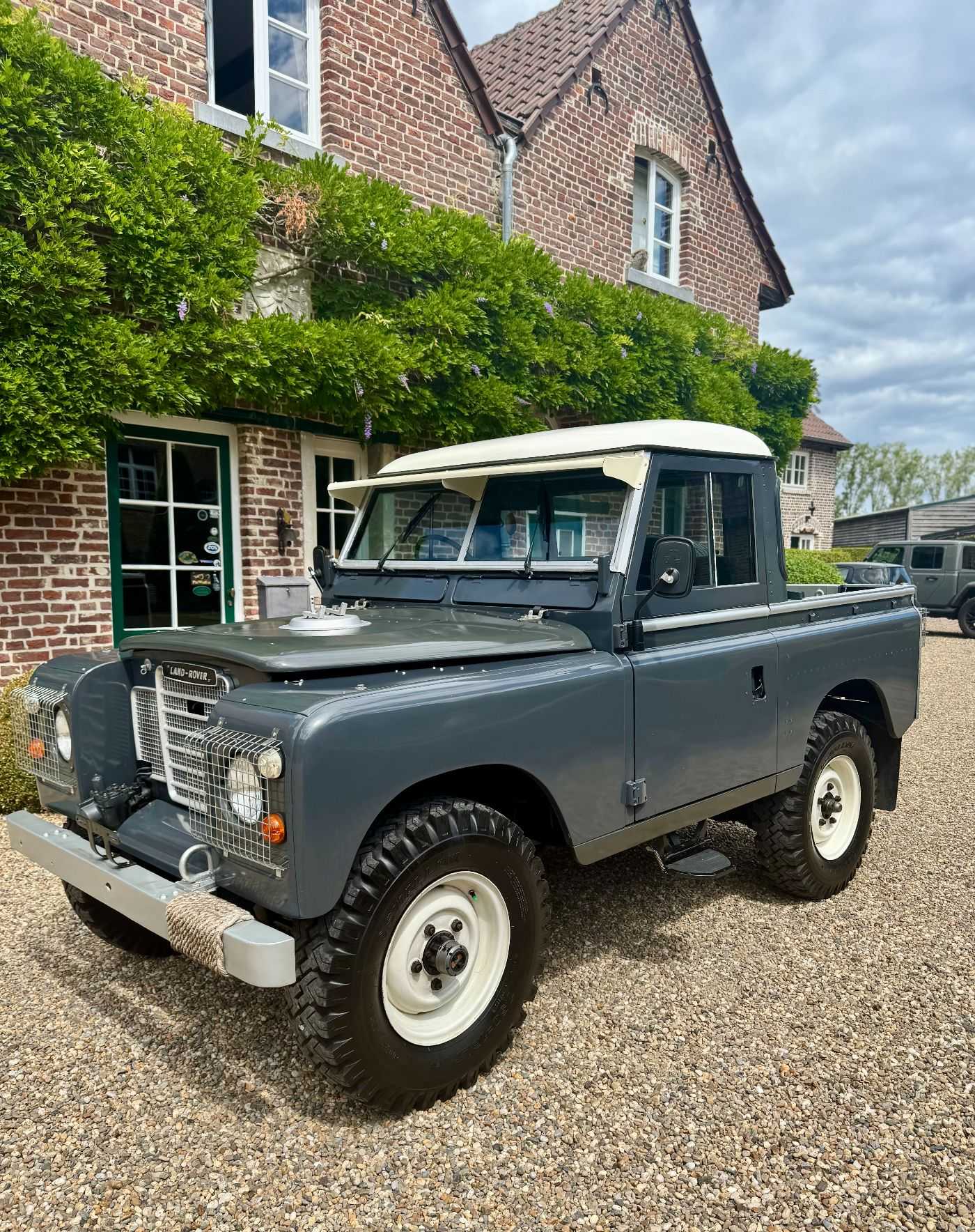 LandRover 88