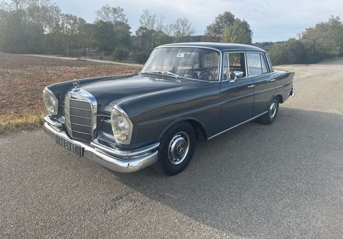 Mercedes-Benz SE