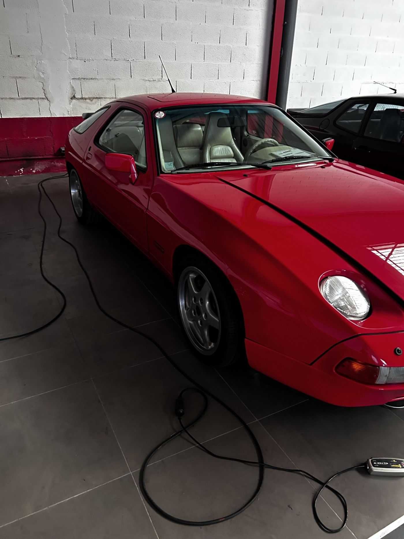 Porsche 928
