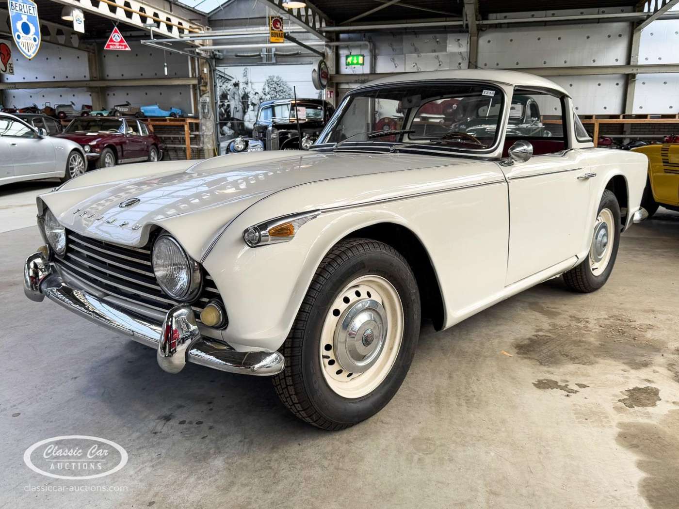 Triumph TR4