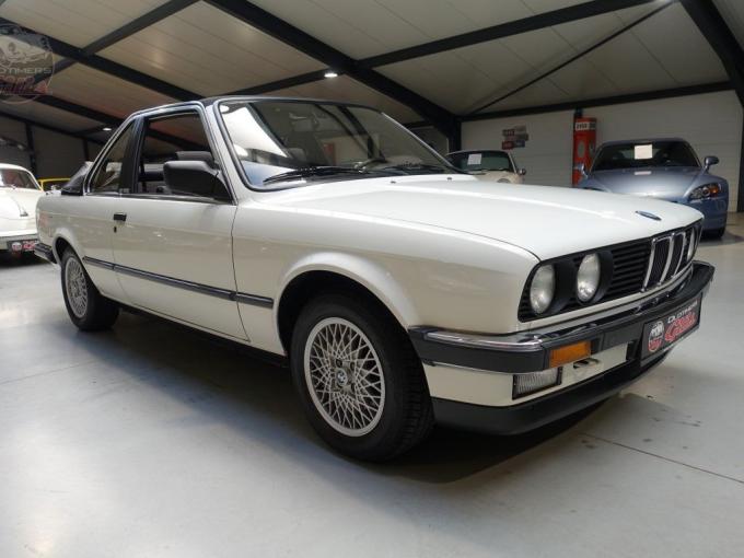 BMW Série 3 E30 318i BAUR TC de 1986