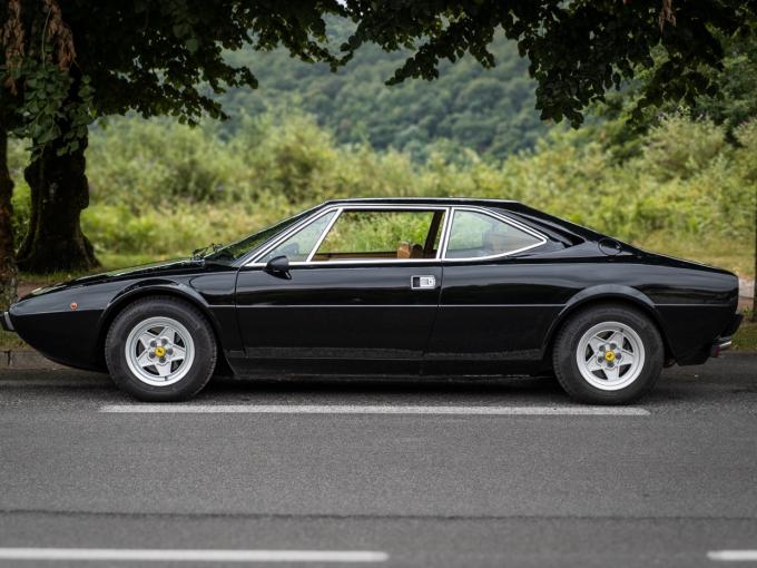 Ferrari 208 GT4 DINO de 1975