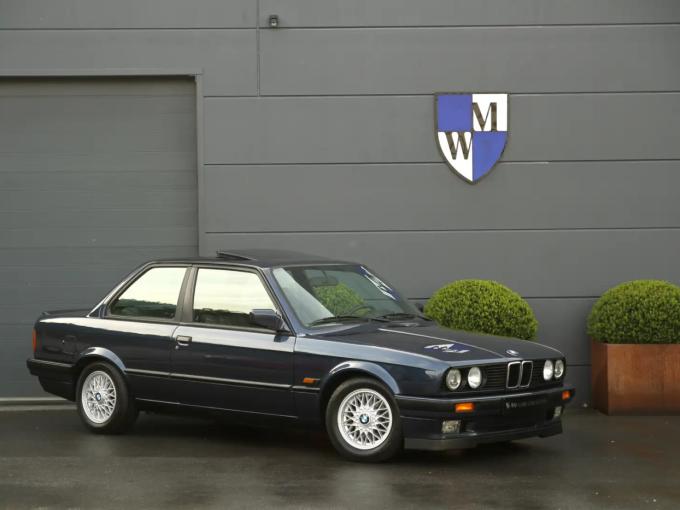 BMW Série 3 318 IS de 1990