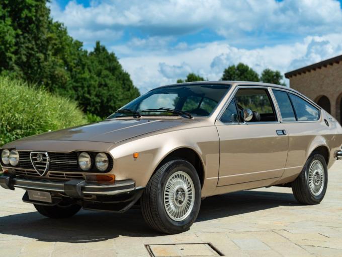 Alfa Roméo Alfetta GT GTV 2000 de 1976