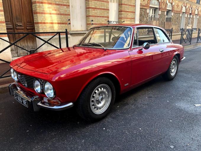 Alfa Roméo Giulia GT 2000   de 1972