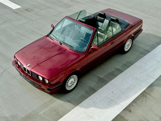 BMW Série 3 E30 325i cabriolet de 1992