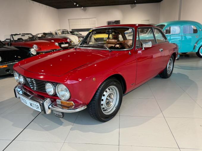 Alfa Roméo Giulia GT 2000 Véloce de 1973