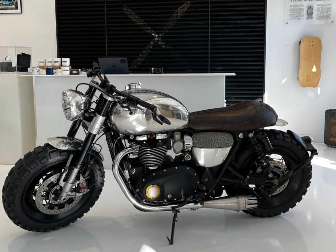 Moto Hedonic NOE, LE SCRAMBLER PAR HEDONIC  de 2017