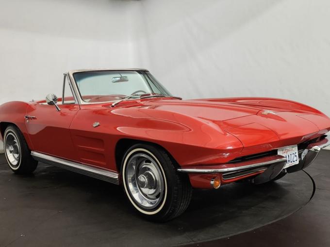 Chevrolet Corvette C2 Sting Ray Cabriolet de 1964