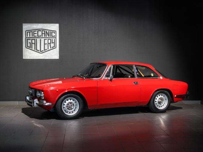 Alfa Roméo Giulia GT 2000 Veloce de 1973