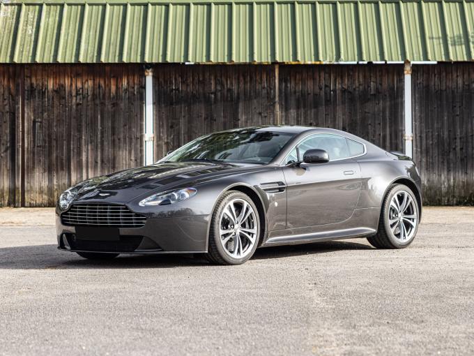 Aston Martin Vantage V12 de 2010