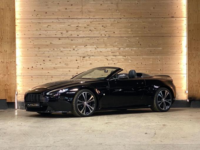 Aston Martin Vantage V12 Roadster BVM6 de 2013