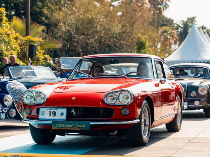 Ferrari 330 GT 2+2 de 1964