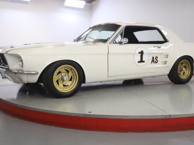 Ford Mustang 302 V8 Manuel de 1967