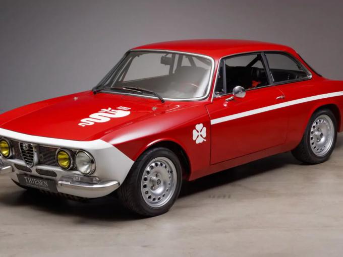 Alfa Roméo Giulia GT 1300 Junior “GTA Tribute” de 1974
