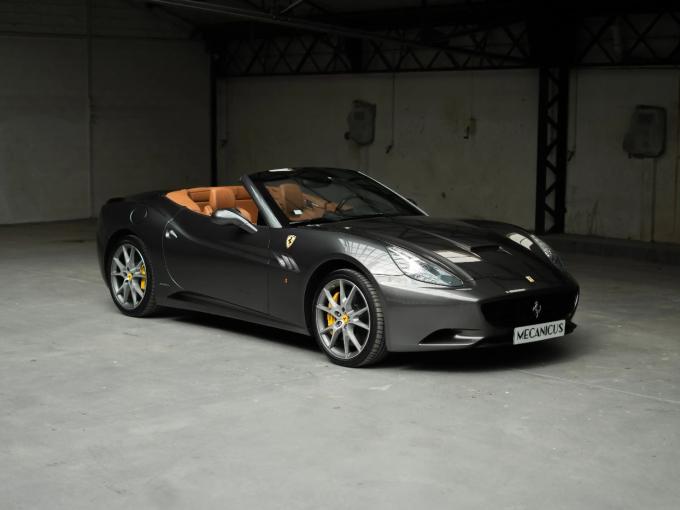 Ferrari California *Grigio Silverstone & Cuoio* de 2010