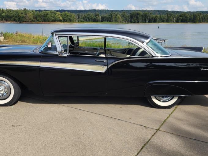 Ford Fairlane V8 Coupé de 1957