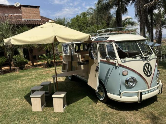 Volkswagen T2 VW T1 splitwindow bus camper van 1975 de 1975