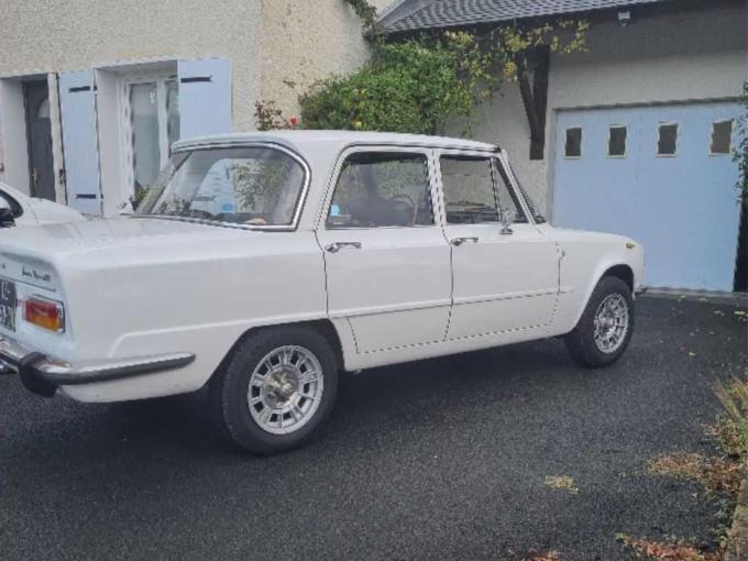Alfa Roméo Nuova 1300 super  de 1975