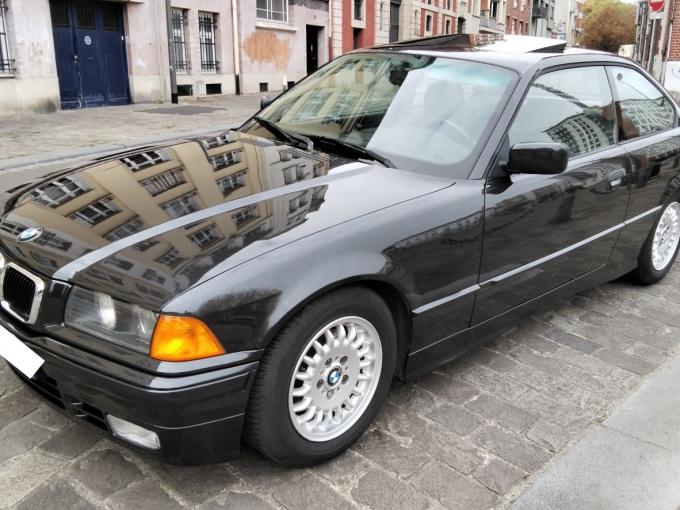 BMW Série 3 E36 - 325 i Coup&eacute; BVA  de 1992