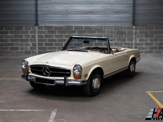 Mercedes-Benz SL 280 PAGODE de 1971