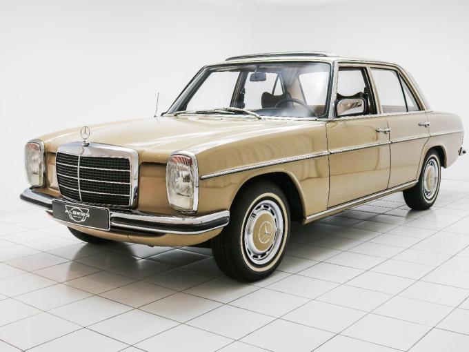 Mercedes-Benz 200 W115 Strich Acht Never restored - All original de 1974