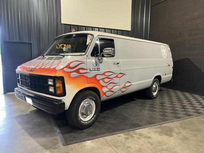 Dodge Van Ram 350 5.9 V8 de 1987