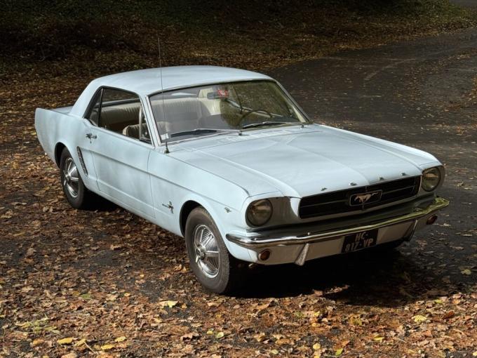 Ford Mustang V8 289 coupé de 1965