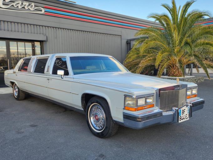 Cadillac Fleetwood Brougham limousine de 1987