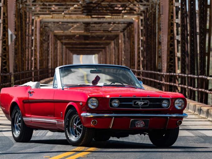Ford Mustang V8 Cabriolet de 1965
