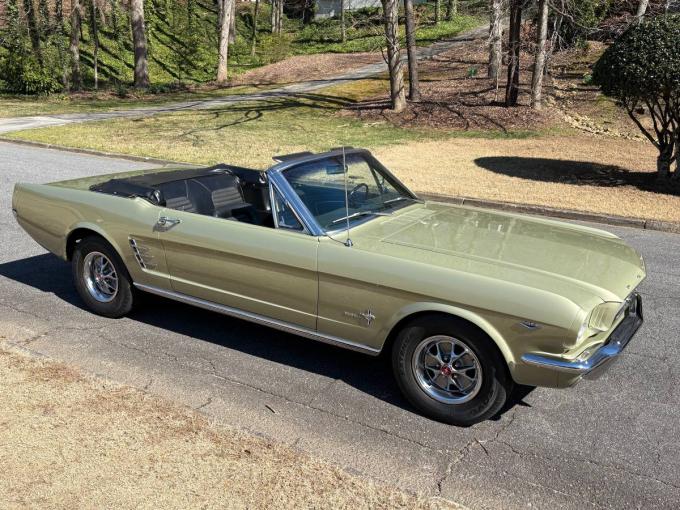 Ford Mustang V8 Cabriolet de 1966