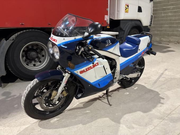 Moto Suzuki GSX-R1100 de 1986