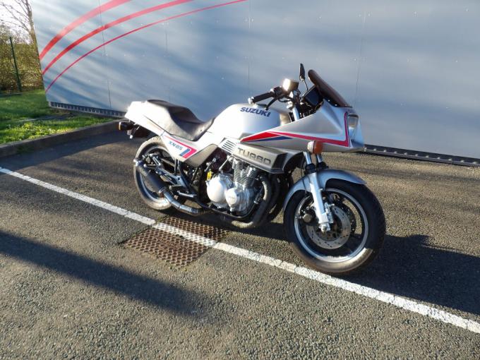 Moto Suzuki XN 85 Turbo de 1984
