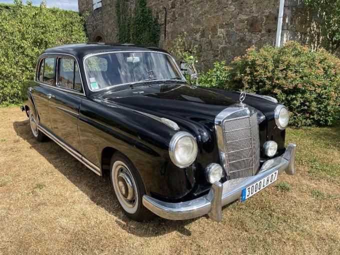 Mercedes-Benz Ponton 220 SE ponton de 1959