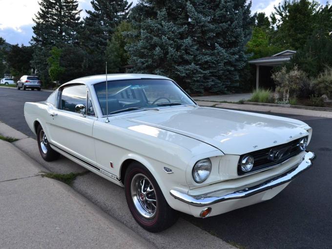 Ford Mustang V8 Fastback de 1966
