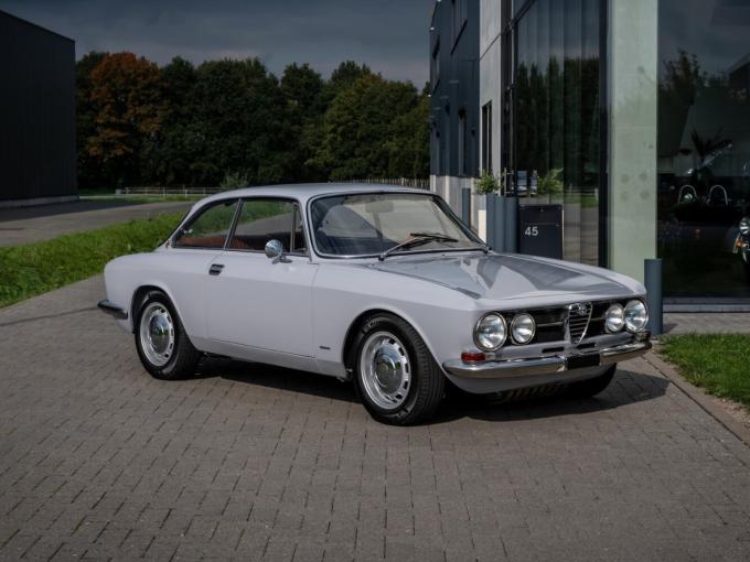 Alfa Roméo Giulia GT 1750 Veloce de 1968