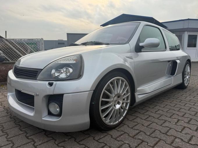 Renault Clio V6 3.0 Sport Phase 2 de 2003