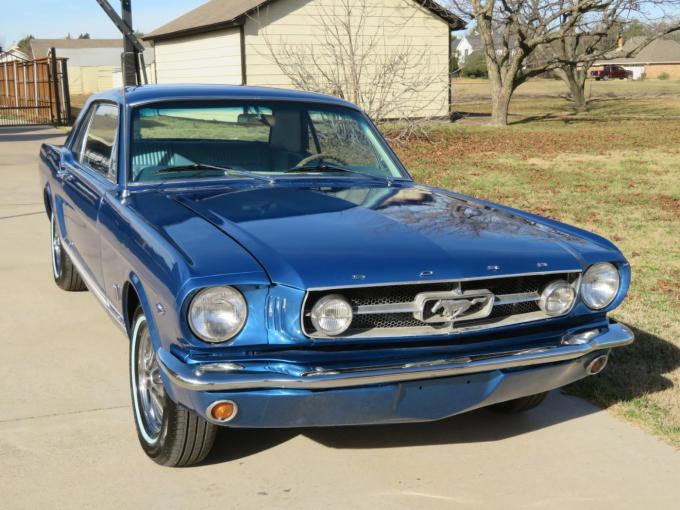 Ford Mustang Coupe V8 Pony pack de 1965