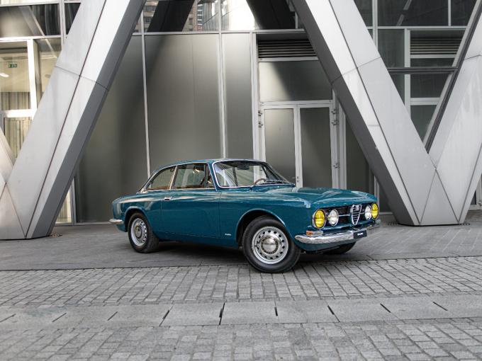 Alfa Roméo Giulia GT 1750 Veloce première série de 1968