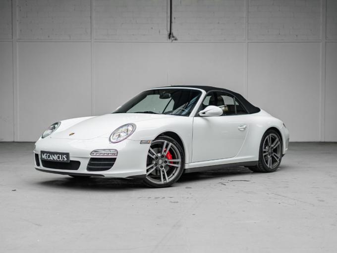 Porsche 997 .2 Carrera 4S cabriolet *Première peinture* de 2011